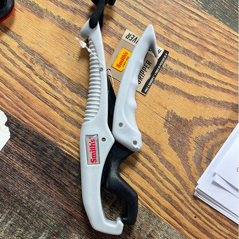 Smith 6 Fish Gripper