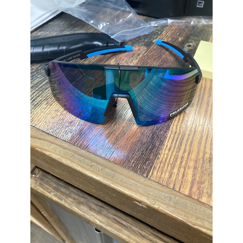 Undercover eyeware