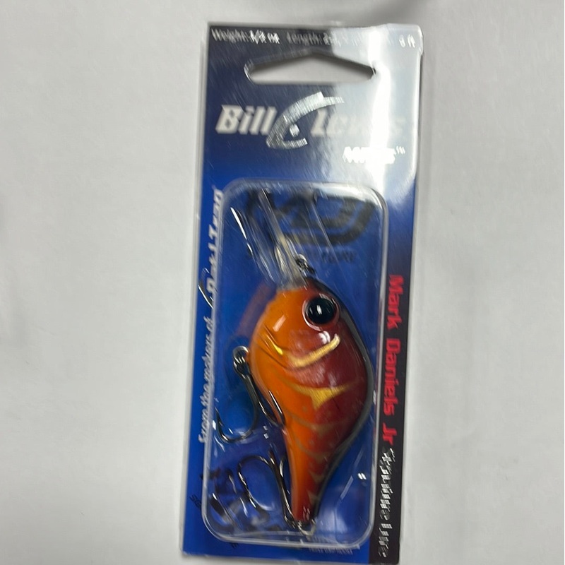 Mustad MR-6 Crankbait 1/2oz 2.25. Rayburn Red Craw